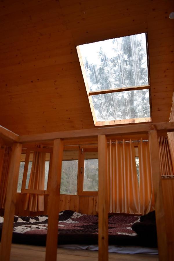 Moksha - By The River Vila Jibhi Exterior foto