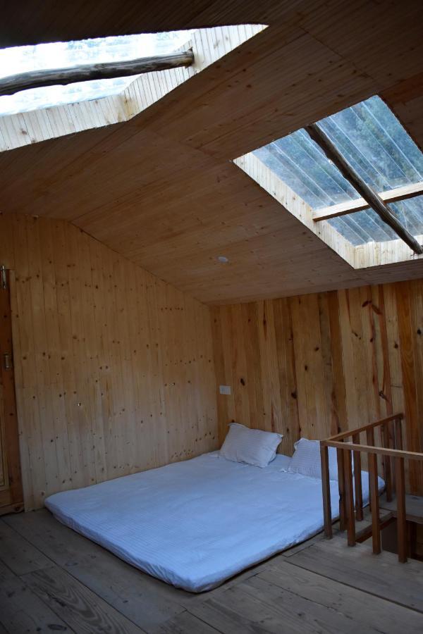 Moksha - By The River Vila Jibhi Exterior foto