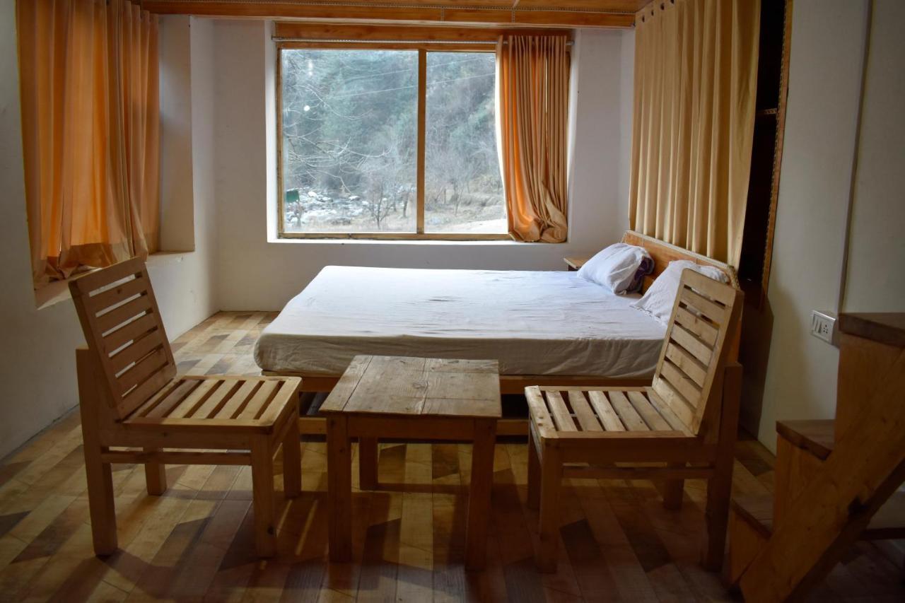 Moksha - By The River Vila Jibhi Exterior foto