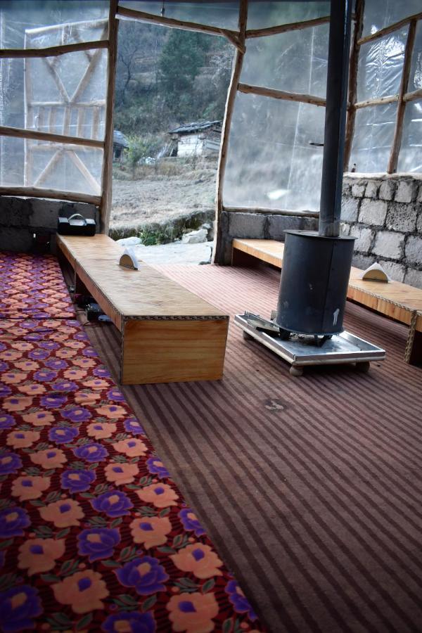 Moksha - By The River Vila Jibhi Exterior foto